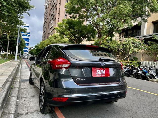 ✓經典福特熱銷車款 ✓外改電動尾門超方便 ✓倒車環景影像幫你改好了  第17張相片