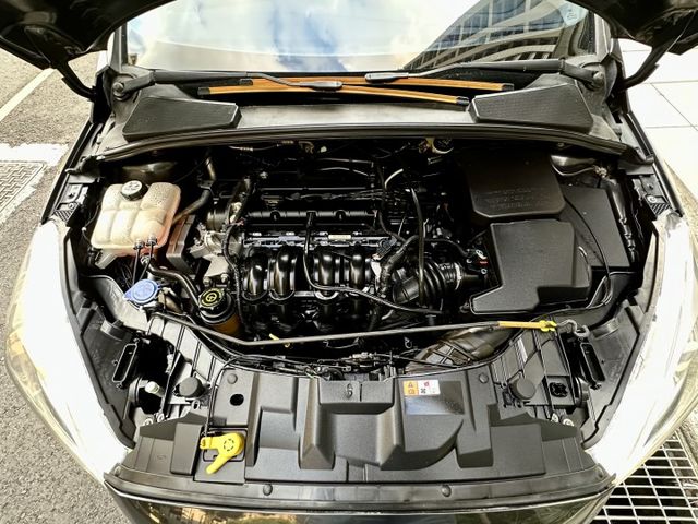 ✓經典福特熱銷車款 ✓外改電動尾門超方便 ✓倒車環景影像幫你改好了  第20張相片