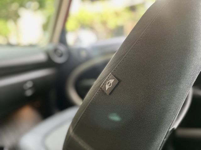 ✓15年式出廠 ✓女用車 ✓後座傾倒 行李箱空間加大 ✓就是一台超可愛的車 什麼都圓圓的 :D  第12張相片