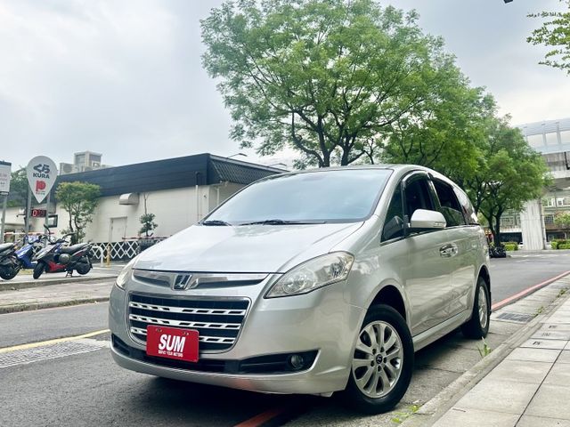 ✓一手七人座 ✓雙電動滑門 ✓360環景影像 ✓商務艙座椅 ✓定速 ✓觀賞天窗 ✓有渦輪  第2張相片