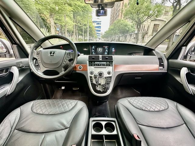 ✓一手七人座 ✓雙電動滑門 ✓360環景影像 ✓商務艙座椅 ✓定速 ✓觀賞天窗 ✓有渦輪  第12張相片