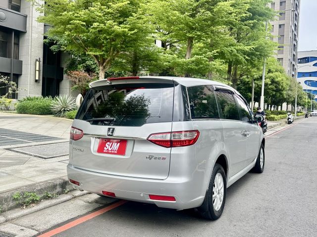 ✓一手七人座 ✓雙電動滑門 ✓360環景影像 ✓商務艙座椅 ✓定速 ✓觀賞天窗 ✓有渦輪  第19張相片