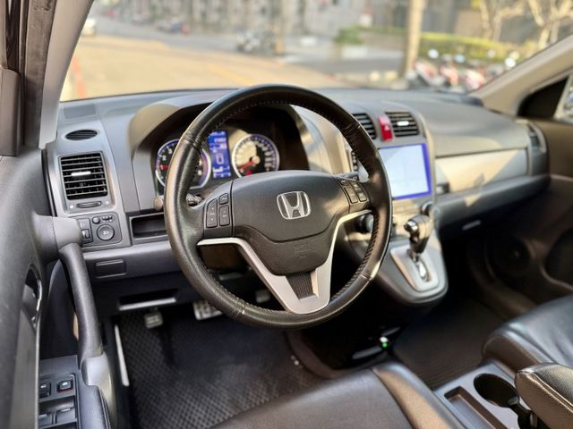✓日系熱門休旅 ✓低里程僅跑7萬 ✓一手女用車 ✓車庫車 車況良好 ✓加裝環景影像 ✓大空間  第5張相片