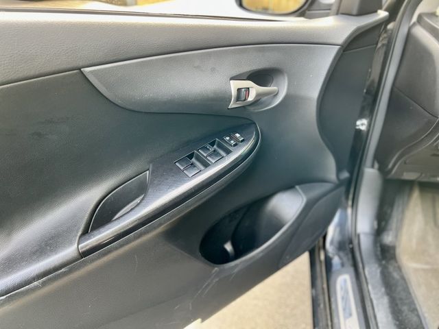 ✓國民神車 ✓改款省油CVT ✓前車主定期保養 ✓舒適皮椅好清潔 ✓便利定速 ✓LED尾燈  第12張相片