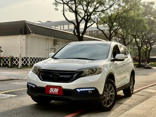 ✓銷售冠軍CRV ✓實用大空間 ✓循跡防滑 ✓後座出風口 ✓定速 ✓天窗  第2張相片
