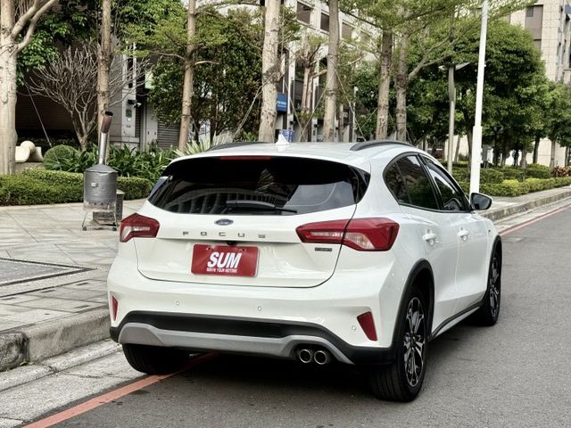 ✓ACTIVE原鈑件 ✓1.5帶渦輪 ✓時尚跨界小休旅 ✓B&O音響 ✓盲點 ✓ACC跟車  第16張相片