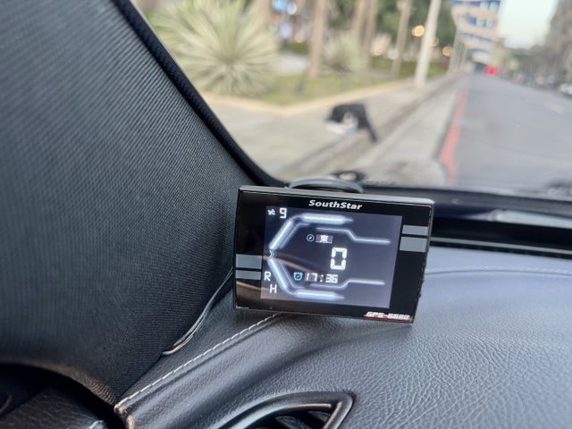 ✓正AMG ✓柏林之音 ✓卡鉗烤漆 ✓定期保養 剛做大保養 ✓耗材已更新 ✓全景天窗 ✓升級水箱護罩 ✓升級12寸大螢幕  第13張相片