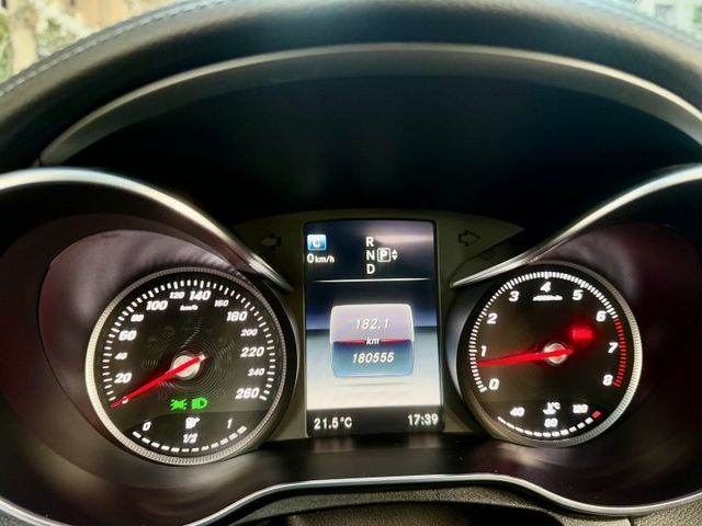 ✓正AMG ✓柏林之音 ✓卡鉗烤漆 ✓定期保養 剛做大保養 ✓耗材已更新 ✓全景天窗 ✓升級水箱護罩 ✓升級12寸大螢幕  第15張相片