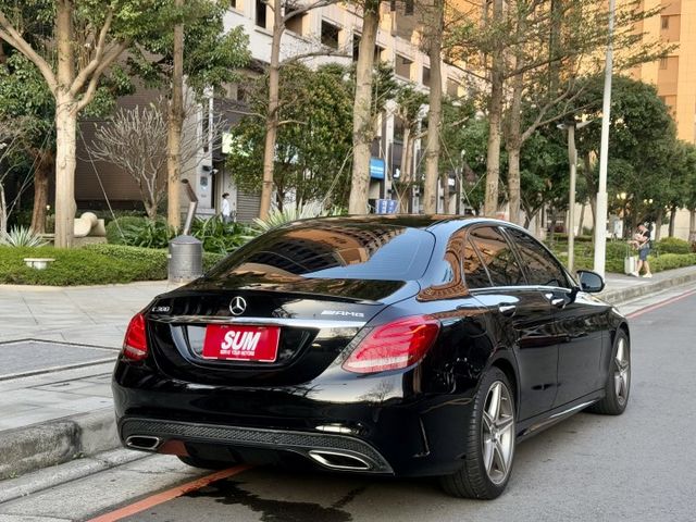 ✓正AMG ✓柏林之音 ✓卡鉗烤漆 ✓定期保養 剛做大保養 ✓耗材已更新 ✓全景天窗 ✓升級水箱護罩 ✓升級12寸大螢幕  第18張相片