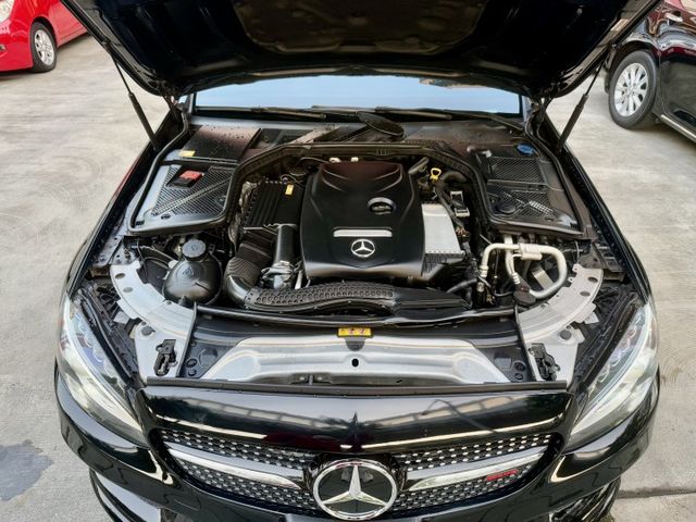 ✓正AMG ✓柏林之音 ✓卡鉗烤漆 ✓定期保養 剛做大保養 ✓耗材已更新 ✓全景天窗 ✓升級水箱護罩 ✓升級12寸大螢幕  第20張相片
