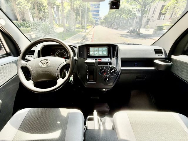 ✓一手車 ✓適合露營車宿 ✓也可商用 ✓只跑一萬 低里程 ✓定期保養 ✓原廠保固中 ✓媲美貨車空間 ✓原廠carplay  第7張相片