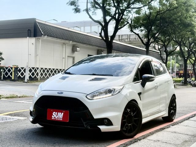 ✓1.0年稅金不到一萬 ✓超大螢幕影音 ✓全車改裝all done ✓RECARO賽車椅 ✓IKEY ✓卡夢內飾  第2張相片