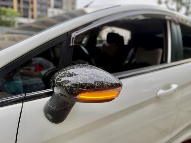 ✓1.0年稅金不到一萬 ✓超大螢幕影音 ✓全車改裝all done ✓RECARO賽車椅 ✓IKEY ✓卡夢內飾  第6張相片