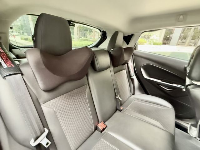 ✓1.0年稅金不到一萬 ✓超大螢幕影音 ✓全車改裝all done ✓RECARO賽車椅 ✓IKEY ✓卡夢內飾  第8張相片