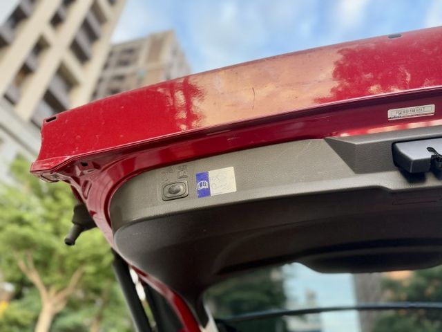✓一手女用 ✓1500cc輕休旅 ✓安全配備升級 全車系7氣囊 ✓全景天窗 ✓電尾門 ✓抬頭顯示器 ✓車道偏移 ✓ACC  第19張相片