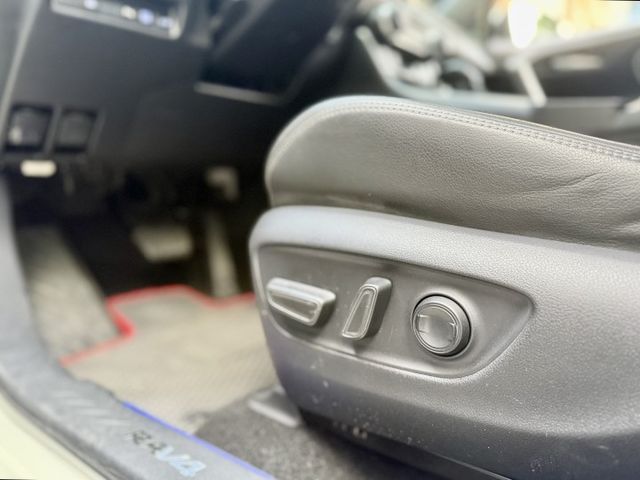 ✓熱銷休旅 ✓原廠環景倒車影像 ✓盲點偵測 ✓電動尾門 ✓妥善率高 ✓大空間 ✓Carplay ✓AUTOHOLD  第13張相片