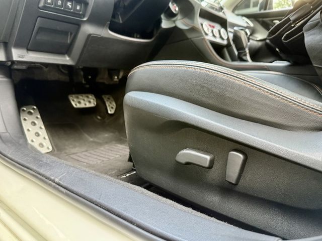 ✓智能駕駛安全輔助 ✓全時AWD ✓水平對臥引擎 ✓電子手剎 ✓IKEY免鑰 ✓大空間跨界休旅  第9張相片