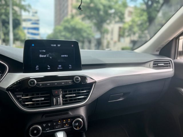 ✓17.3 km/L一級油耗表現 ✓斜坡起步輔助 ✓胎壓監控 ✓循跡防滑控制系統 ✓便利定速 ✓LED日行燈  第5張相片
