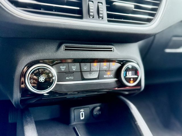 ✓17.3 km/L一級油耗表現 ✓斜坡起步輔助 ✓胎壓監控 ✓循跡防滑控制系統 ✓便利定速 ✓LED日行燈  第15張相片