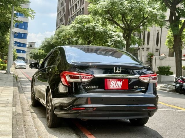 ✓渦輪大馬力 ✓電動天窗 ✓胎壓監控 ✓環景影像系統 ✓循跡防滑 ✓斜坡起步輔助  第15張相片