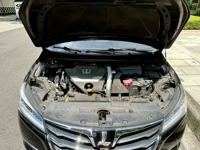 ✓渦輪大馬力 ✓電動天窗 ✓胎壓監控 ✓環景影像系統 ✓循跡防滑 ✓斜坡起步輔助  第17張相片