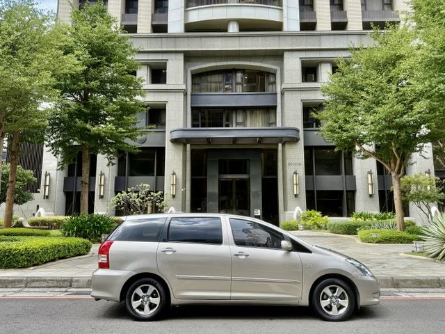 ✓第三排座椅 ✓後座平整化 ✓雙天窗 ✓電動椅 ✓倒車顯影 ✓循跡防滑 ✓恆溫空調  第3張相片