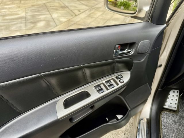 ✓第三排座椅 ✓後座平整化 ✓雙天窗 ✓電動椅 ✓倒車顯影 ✓循跡防滑 ✓恆溫空調  第11張相片