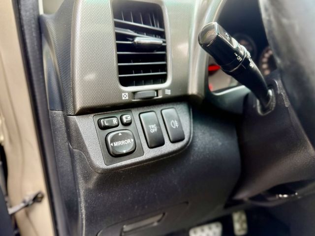 ✓第三排座椅 ✓後座平整化 ✓雙天窗 ✓電動椅 ✓倒車顯影 ✓循跡防滑 ✓恆溫空調  第12張相片