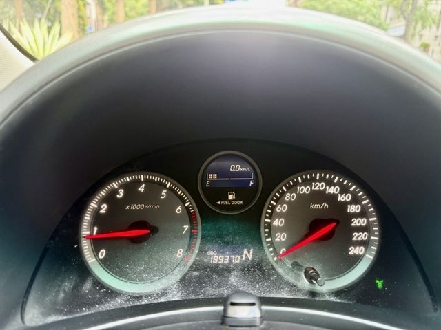 ✓第三排座椅 ✓後座平整化 ✓雙天窗 ✓電動椅 ✓倒車顯影 ✓循跡防滑 ✓恆溫空調  第14張相片