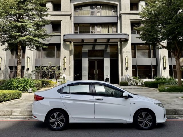 ✓CITY最頂級 ✓小車大空間 ✓全新安卓機 ✓Carplay ✓後座出風口 ✓粉塵過濾器 ✓定速 ✓換檔撥片 ✓皮椅  第3張相片