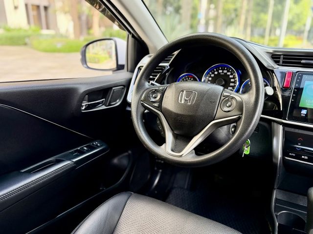 ✓CITY最頂級 ✓小車大空間 ✓全新安卓機 ✓Carplay ✓後座出風口 ✓粉塵過濾器 ✓定速 ✓換檔撥片 ✓皮椅  第9張相片