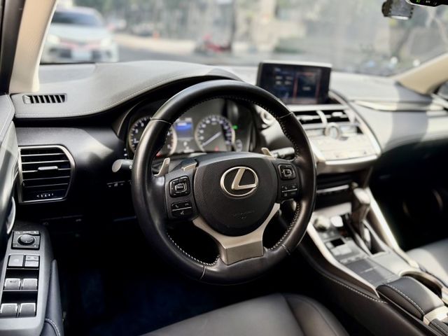 ✓日系休旅 ✓菁英plus版 ✓安全加倍！8氣囊 ✓ACC主動式巡航系統 ✓電尾門 ✓盲點偵測 ✓胎壓監控 ✓LED頭燈  第4張相片