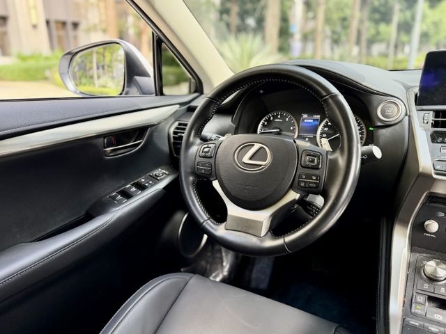 ✓日系休旅 ✓菁英plus版 ✓安全加倍！8氣囊 ✓ACC主動式巡航系統 ✓電尾門 ✓盲點偵測 ✓胎壓監控 ✓LED頭燈  第9張相片