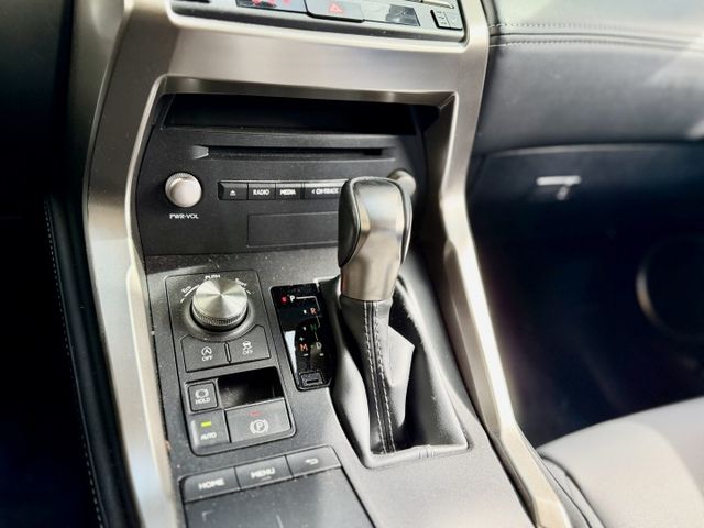 ✓日系休旅 ✓菁英plus版 ✓安全加倍！8氣囊 ✓ACC主動式巡航系統 ✓電尾門 ✓盲點偵測 ✓胎壓監控 ✓LED頭燈  第11張相片