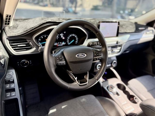 ✓ACC主動跟車 ✓AEB自動緊急煞車 ✓胎壓監控 ✓LED主動轉向頭燈 ✓HUD抬頭顯示器 ✓電動腰靠  第4張相片