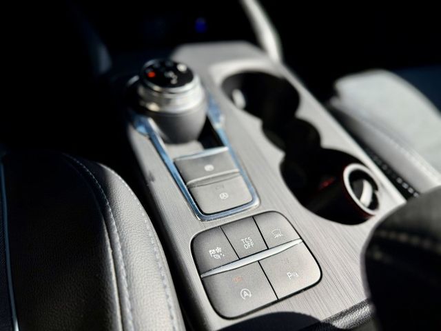 ✓ACC主動跟車 ✓AEB自動緊急煞車 ✓胎壓監控 ✓LED主動轉向頭燈 ✓HUD抬頭顯示器 ✓電動腰靠  第10張相片