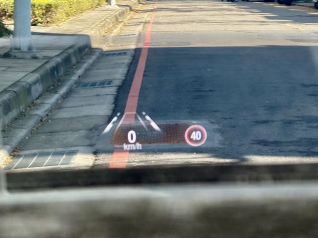 ✓ACC主動跟車 ✓AEB自動緊急煞車 ✓胎壓監控 ✓LED主動轉向頭燈 ✓HUD抬頭顯示器 ✓電動腰靠  第16張相片