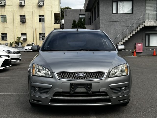 ✓十萬內最佳選擇 ✓摩托車價格讓你開車回家 ✓C1底盤 ✓EBD/煞車力道分配 ✓ABS ✓皮椅 ✓倒車雷達  第2張相片