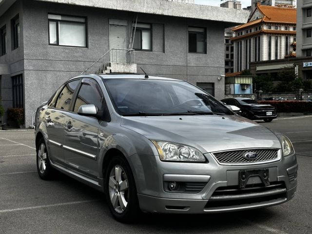 ✓十萬內最佳選擇 ✓摩托車價格讓你開車回家 ✓C1底盤 ✓EBD/煞車力道分配 ✓ABS ✓皮椅 ✓倒車雷達  第3張相片