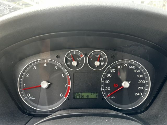 ✓十萬內最佳選擇 ✓摩托車價格讓你開車回家 ✓C1底盤 ✓EBD/煞車力道分配 ✓ABS ✓皮椅 ✓倒車雷達  第5張相片