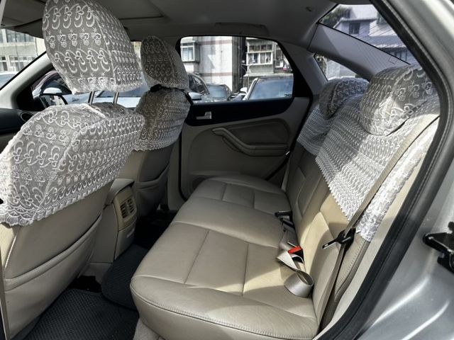 ✓十萬內最佳選擇 ✓摩托車價格讓你開車回家 ✓C1底盤 ✓EBD/煞車力道分配 ✓ABS ✓皮椅 ✓倒車雷達  第7張相片