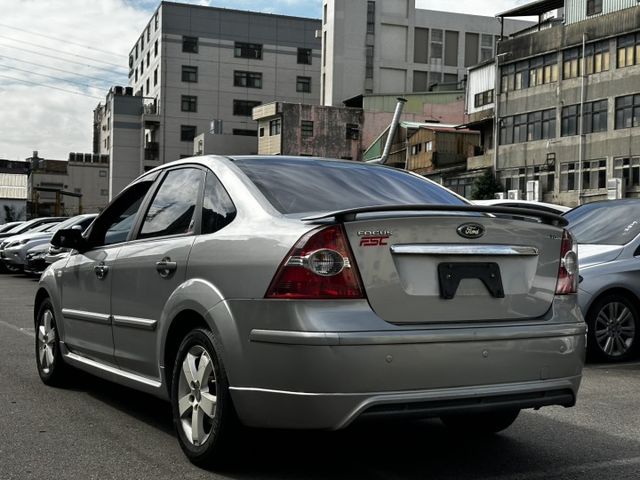 ✓十萬內最佳選擇 ✓摩托車價格讓你開車回家 ✓C1底盤 ✓EBD/煞車力道分配 ✓ABS ✓皮椅 ✓倒車雷達  第11張相片