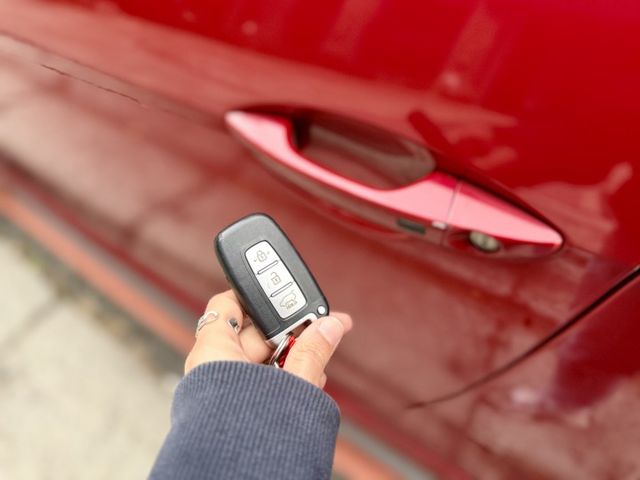 ✓三門小鋼炮 ✓不對稱進口跑車 ✓IKEY ✓全景天窗 ✓掛渦輪超殺  第14張相片