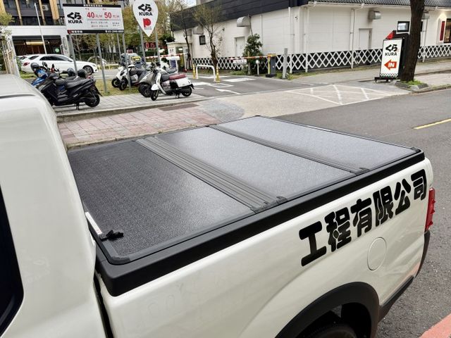 ✓斜坡起步輔助 ✓盲點偵測系統 ✓ABS ✓車道偏離警示系統 ✓胎壓監控 ✓TCS防滑  第15張相片