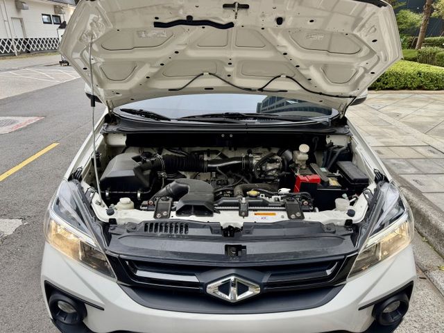 ✓斜坡起步輔助 ✓盲點偵測系統 ✓ABS ✓車道偏離警示系統 ✓胎壓監控 ✓TCS防滑  第16張相片