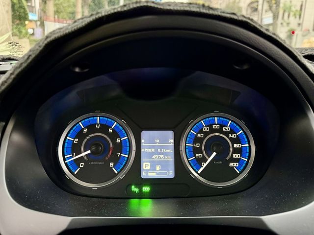 ✓斜坡起步輔助 ✓盲點偵測系統 ✓ABS ✓車道偏離警示系統 ✓胎壓監控 ✓TCS防滑  第17張相片