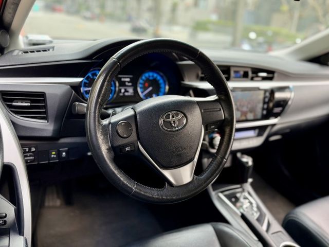 ✓Z版 ✓低里程 一年不到一萬公里 ✓換檔撥片 ✓LED頭燈 ✓空力套件 ✓循跡防滑 ✓定速  第4張相片