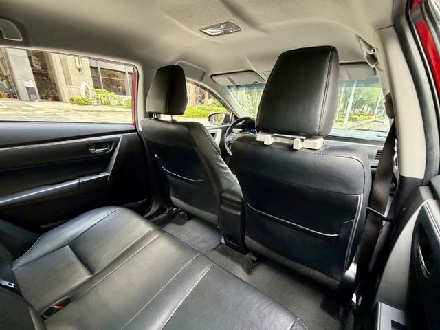 ✓Z版 ✓低里程 一年不到一萬公里 ✓換檔撥片 ✓LED頭燈 ✓空力套件 ✓循跡防滑 ✓定速  第7張相片