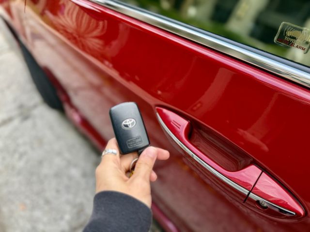 ✓Z版 ✓低里程 一年不到一萬公里 ✓換檔撥片 ✓LED頭燈 ✓空力套件 ✓循跡防滑 ✓定速  第15張相片