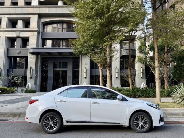 ✓大螢幕影音 ✓循跡防滑 ✓定速 ✓胎壓監控 ✓LED日行燈 ✓免鑰匙啟動 ✓LED尾燈  第3張相片